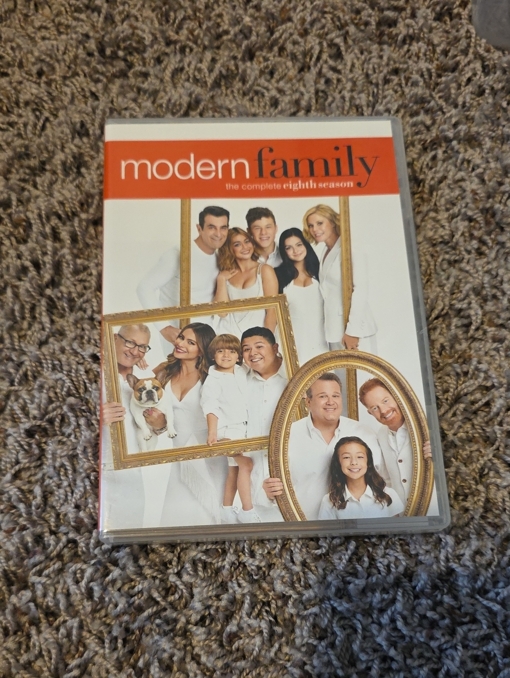 Modern Family: The Complete Eighth Season (White) - DVD